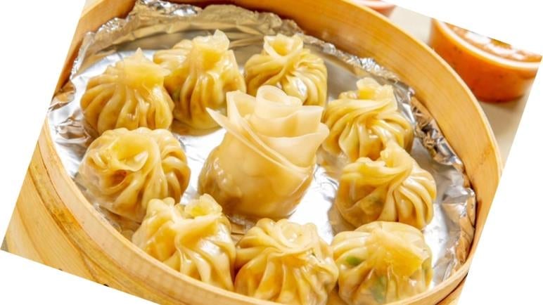 Veg Jhol Momo.
